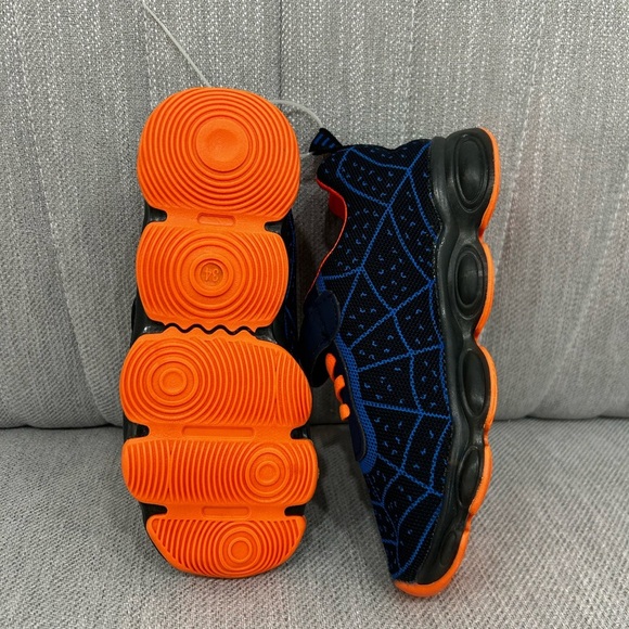 Kids Spider-Man light up Sneakers boys size 13 - Picture 4 of 6